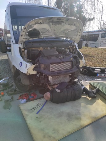 Proč se to snaží dát dohromady