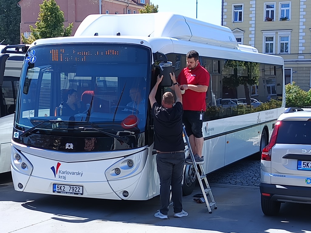 Boris s Pavlem zachranuji autobus