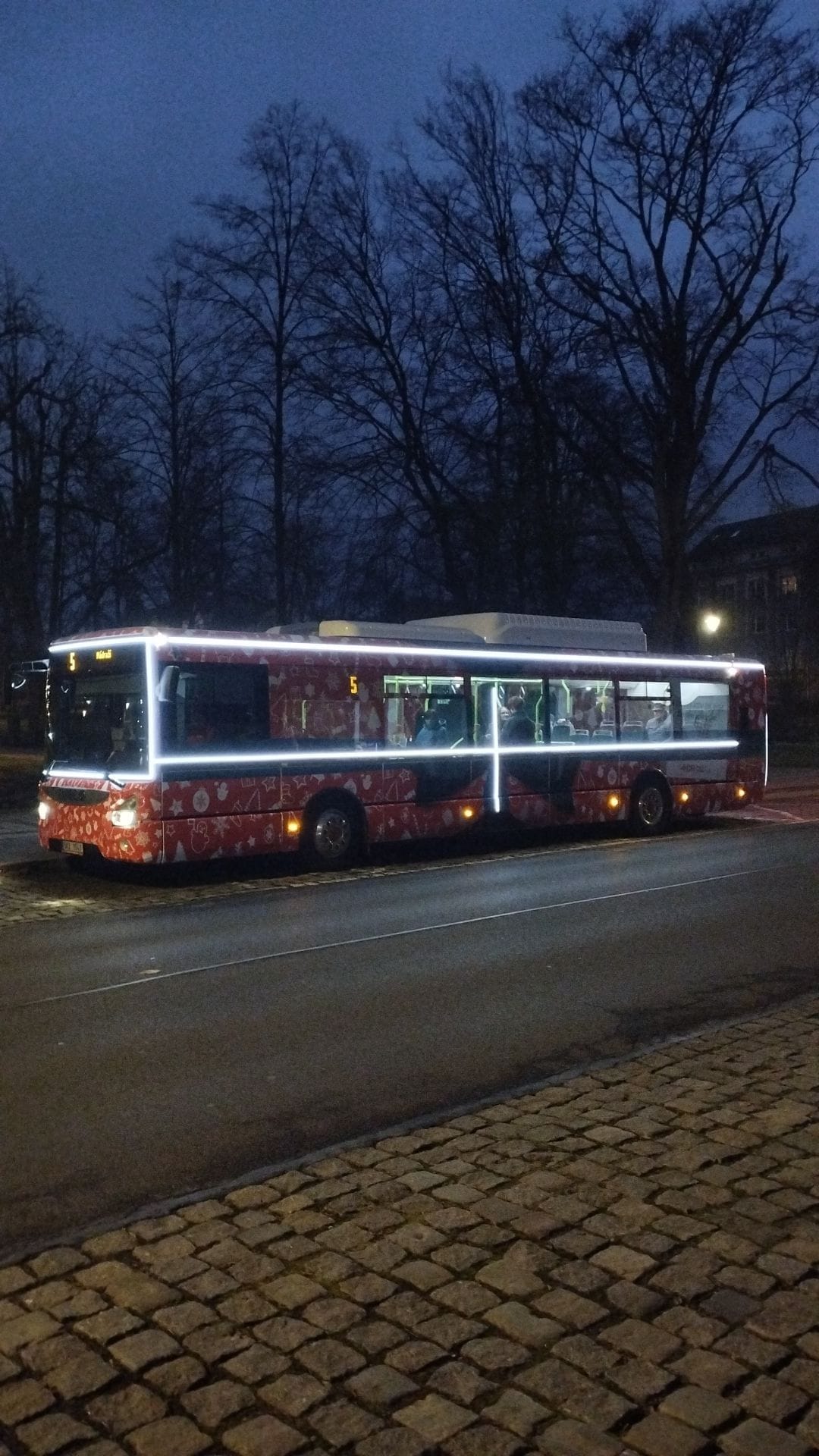 Vánoční bus