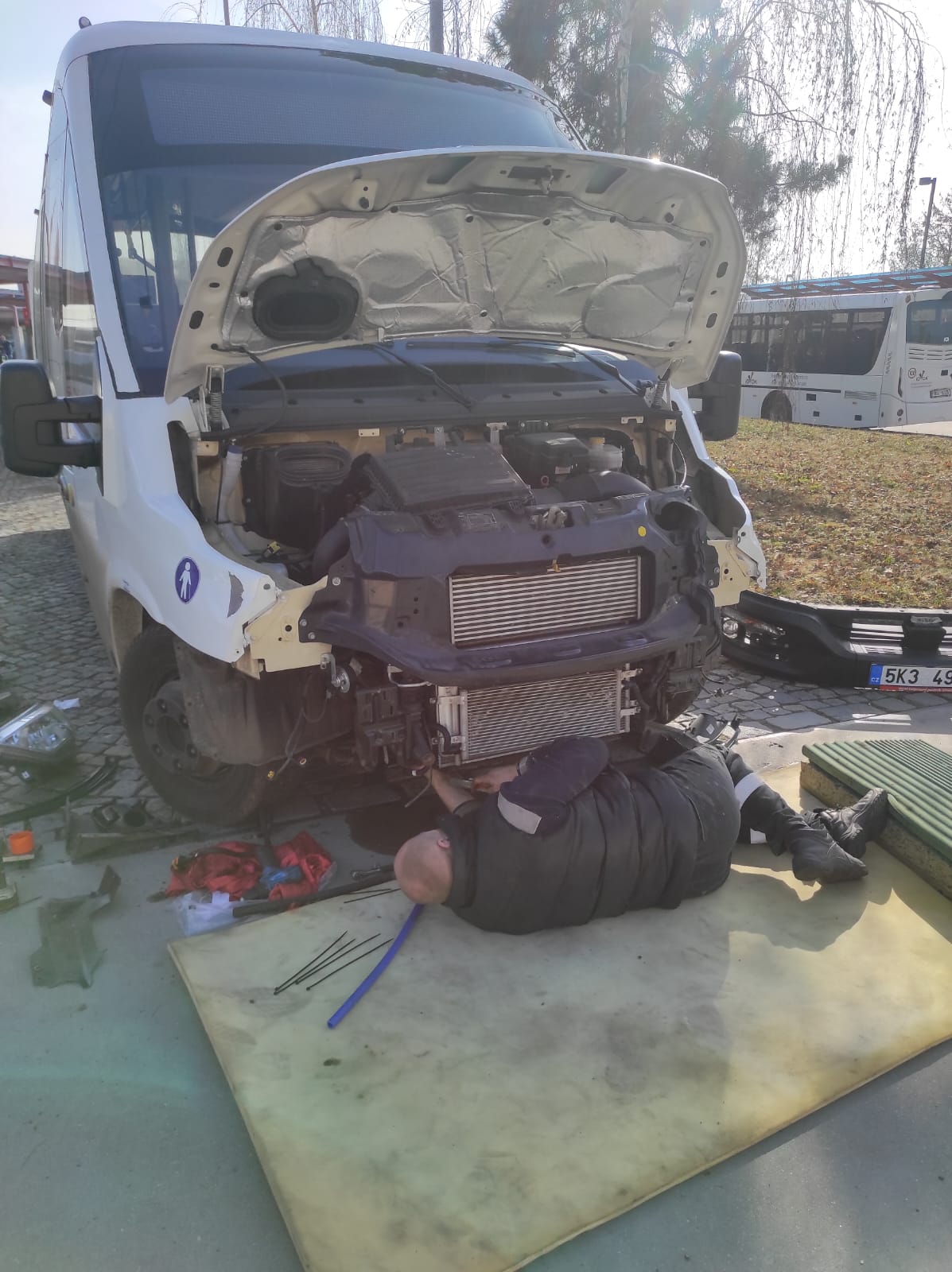 Proč se to snaží dát dohromady